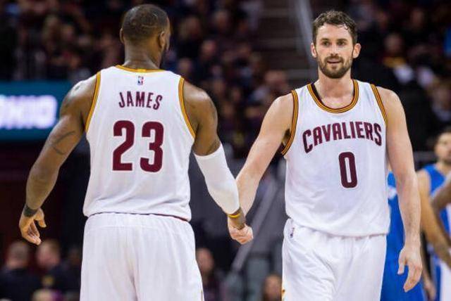 更是他对比 更是他对比