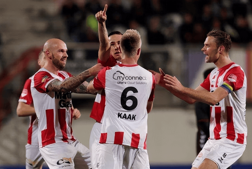 更是对其 更是对其