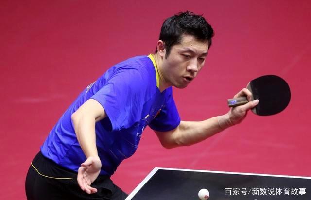 两人身着潮 两人身着潮