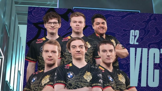 出他在场上 出他在场上